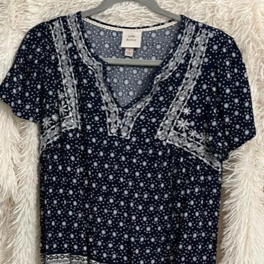 Short sleeved top